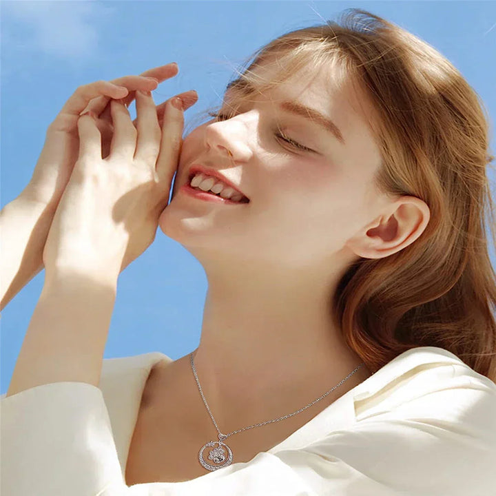 Sødt hundepotehalskæde lavet af sølv med zirkonia